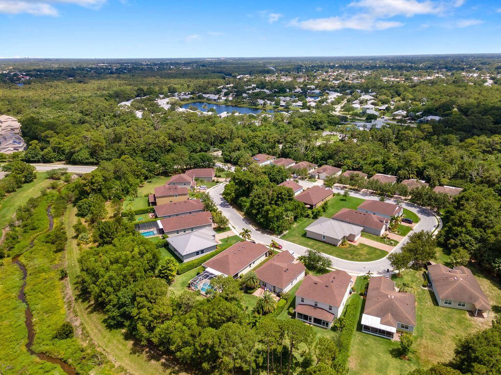 675 NE Moss Rose Place, Port Saint Lucie, FL 34983 Photo