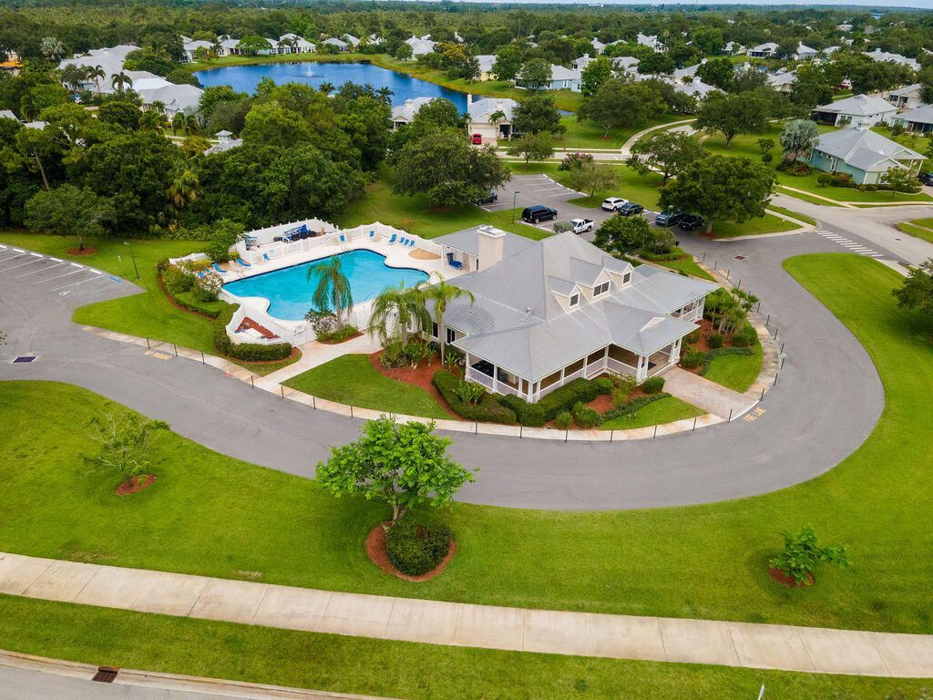 675 NE Moss Rose Place, Port Saint Lucie, FL 34983 Photo