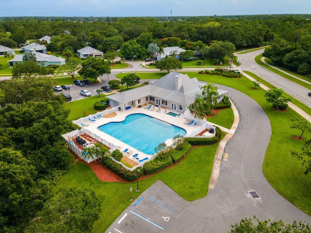 675 NE Moss Rose Place, Port Saint Lucie, FL 34983 Photo