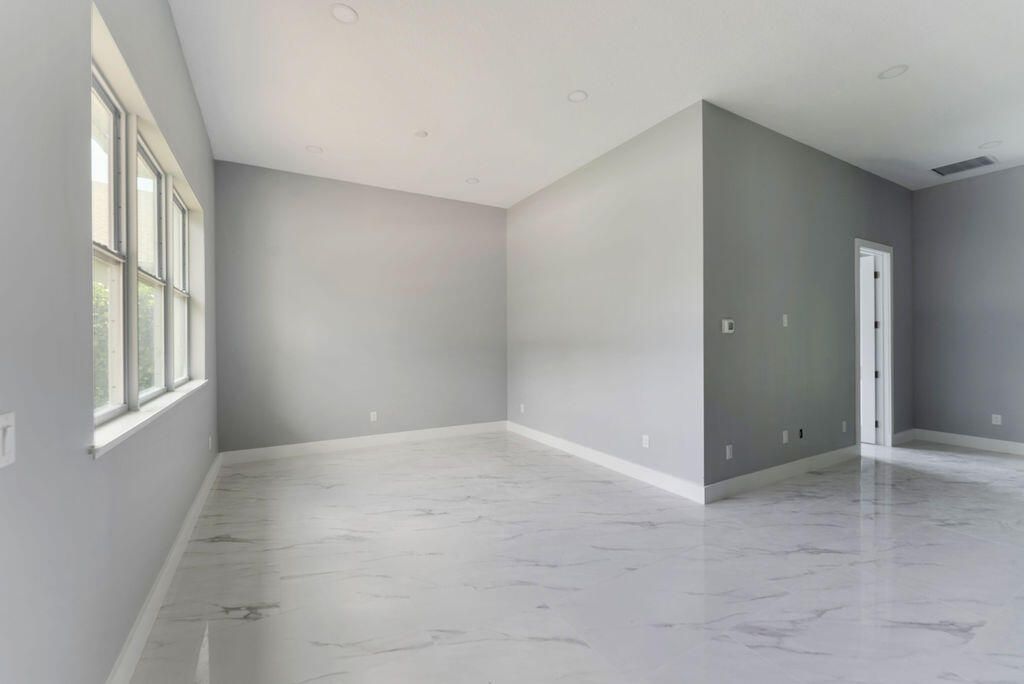 675 NE Moss Rose Place, Port Saint Lucie, FL 34983 Photo