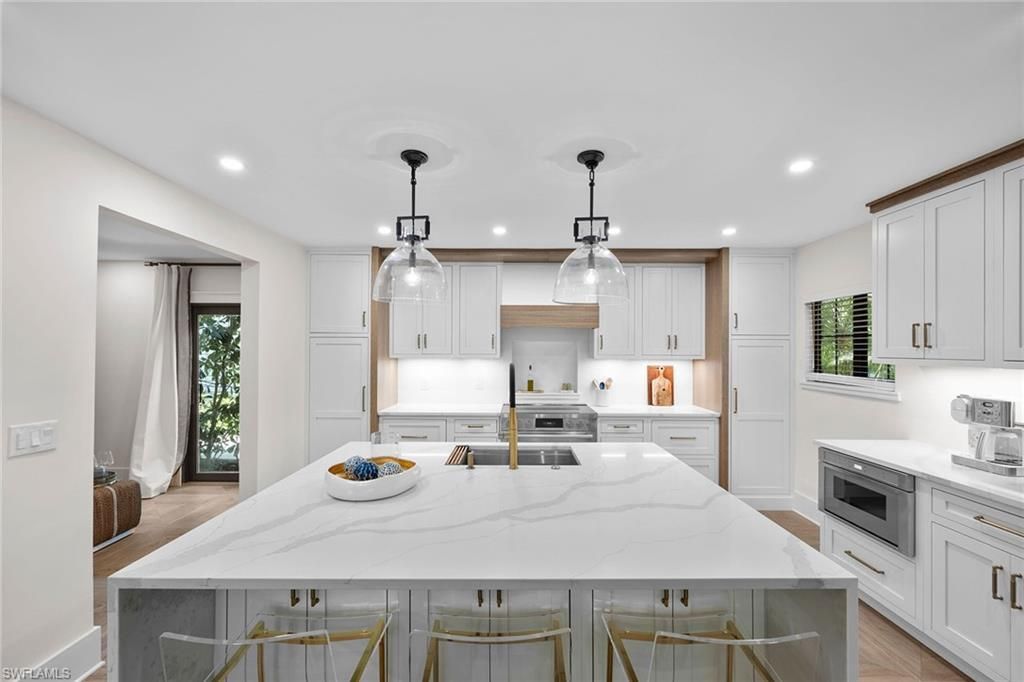 392 7th Ave S, Unit 4, Naples, FL 34102 Photo