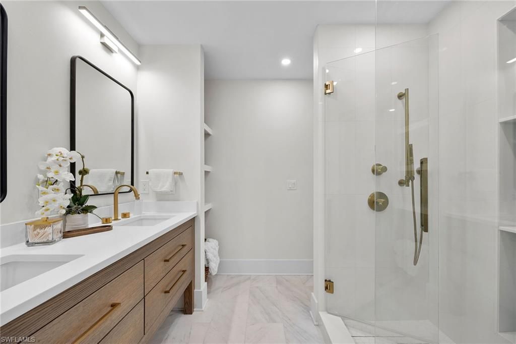 392 7th Ave S, Unit 4, Naples, FL 34102 Photo
