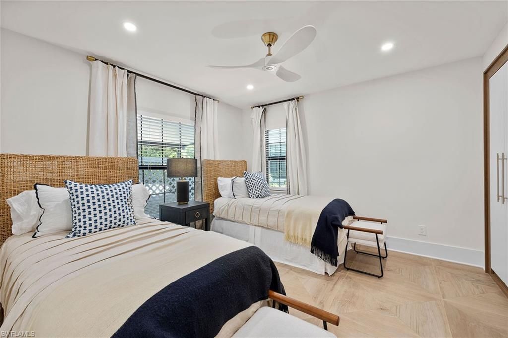 392 7th Ave S, Unit 4, Naples, FL 34102 Photo