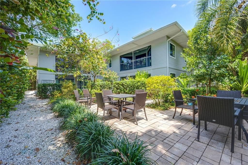 392 7th Ave S, Unit 4, Naples, FL 34102 Photo