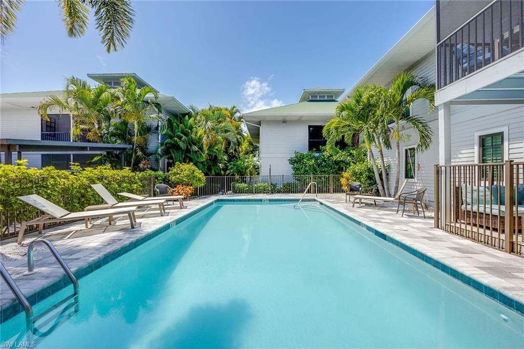 392 7th Ave S, Unit 4, Naples, FL 34102 Photo