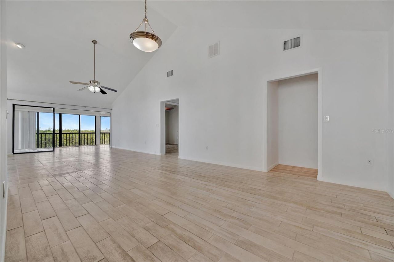 8710 54th Avenue W, Unit 8710, Bradenton, FL 34210 Photo