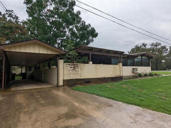 119 E College Street, Fairfield, TX 75840