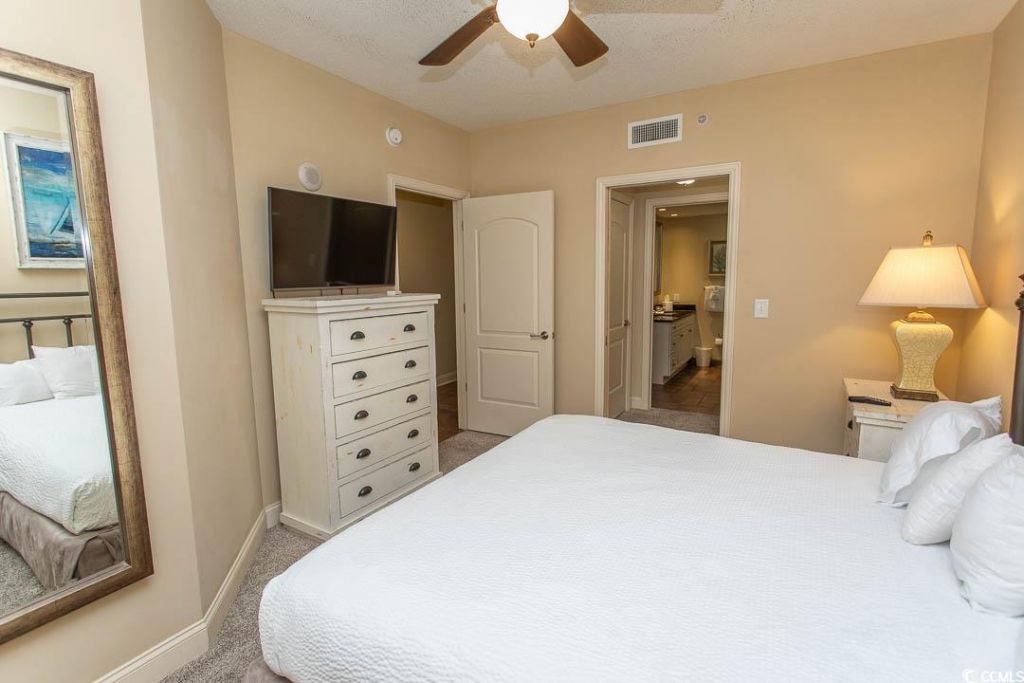 100 North Beach Blvd. Photo 6