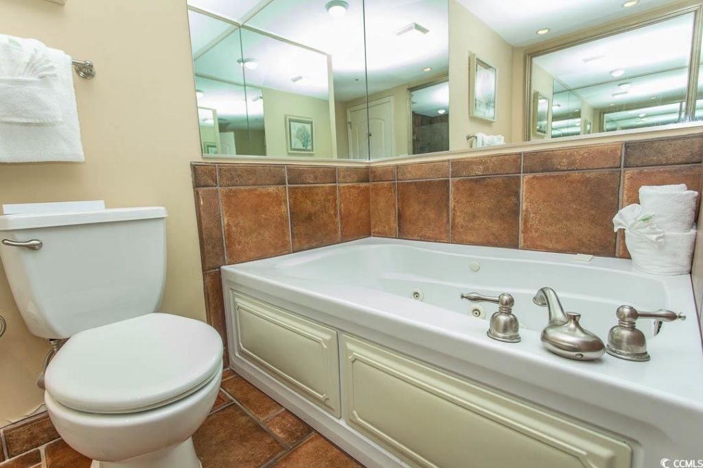 100 North Beach Blvd. Photo 8