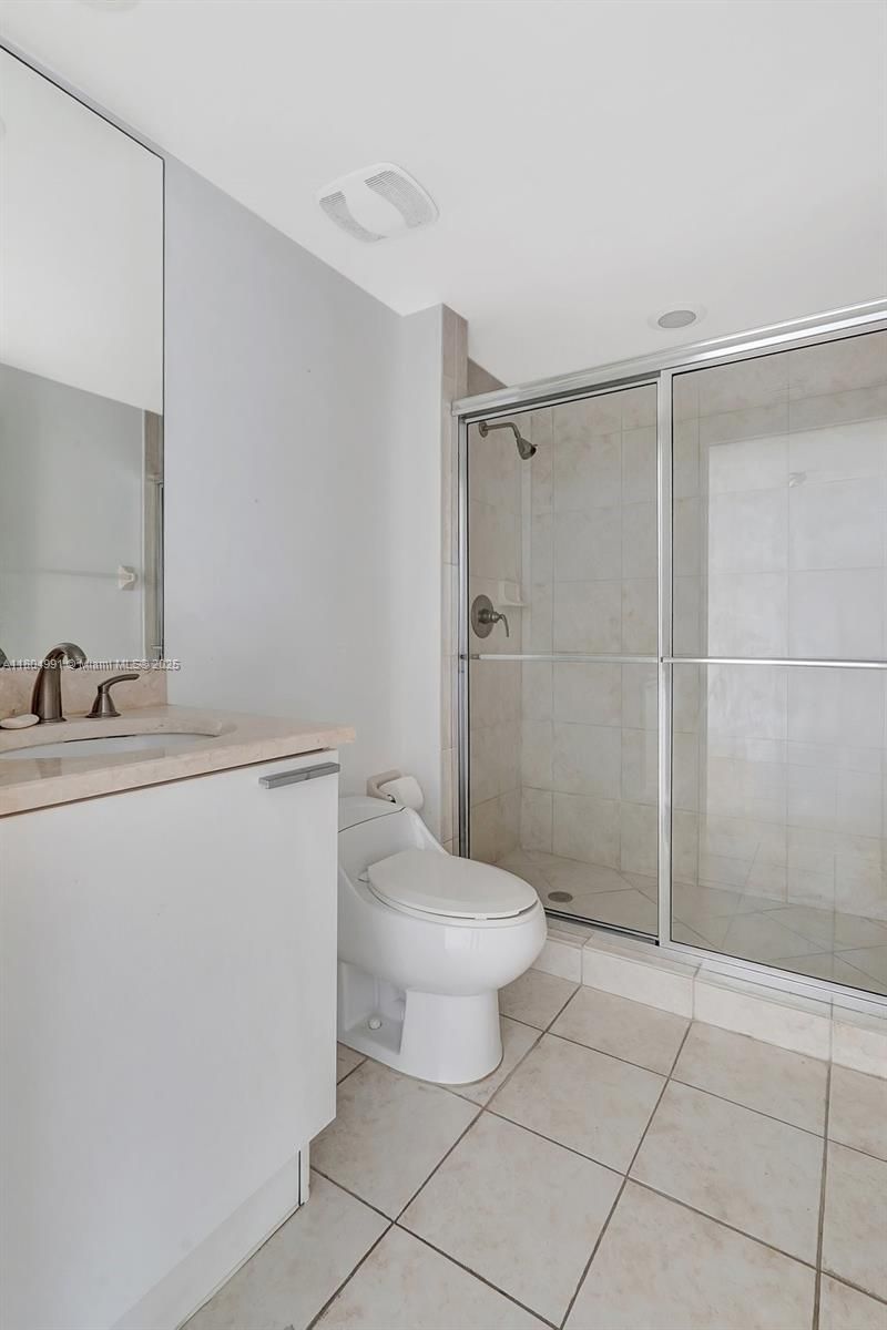 14951 Royal Oaks Ln, Unit 1406, North Miami, FL 33181 Photo