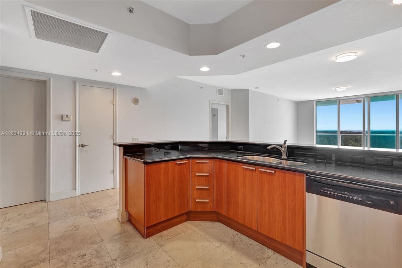 14951 Royal Oaks Ln, Unit 1406, North Miami, FL 33181 Photo