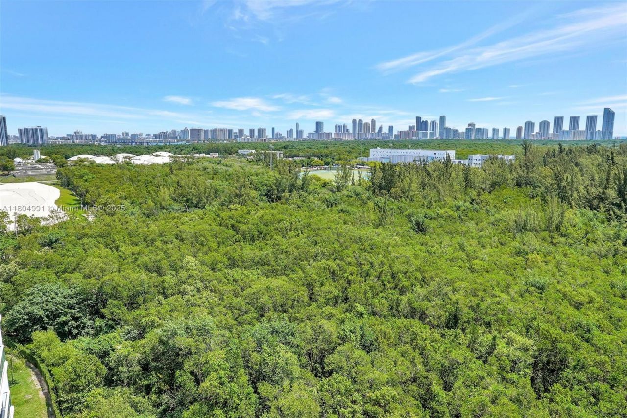 14951 Royal Oaks Ln, Unit 1406, North Miami, FL 33181 Photo