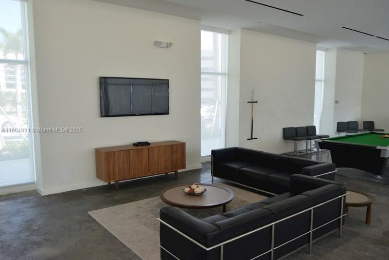 14951 Royal Oaks Ln, Unit 1406, North Miami, FL 33181 Photo