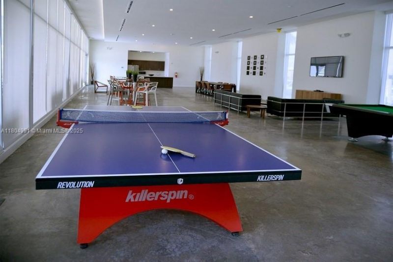 14951 Royal Oaks Ln, Unit 1406, North Miami, FL 33181 Photo