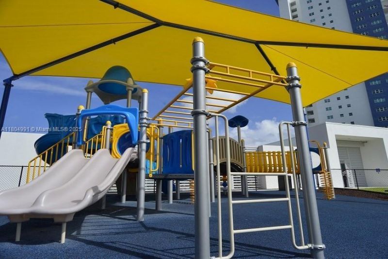 14951 Royal Oaks Ln, Unit 1406, North Miami, FL 33181 Photo