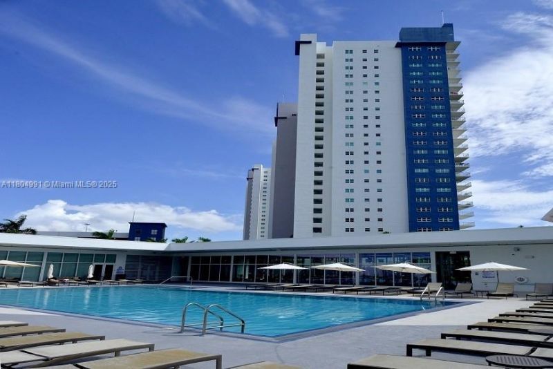 14951 Royal Oaks Ln, Unit 1406, North Miami, FL 33181 Photo