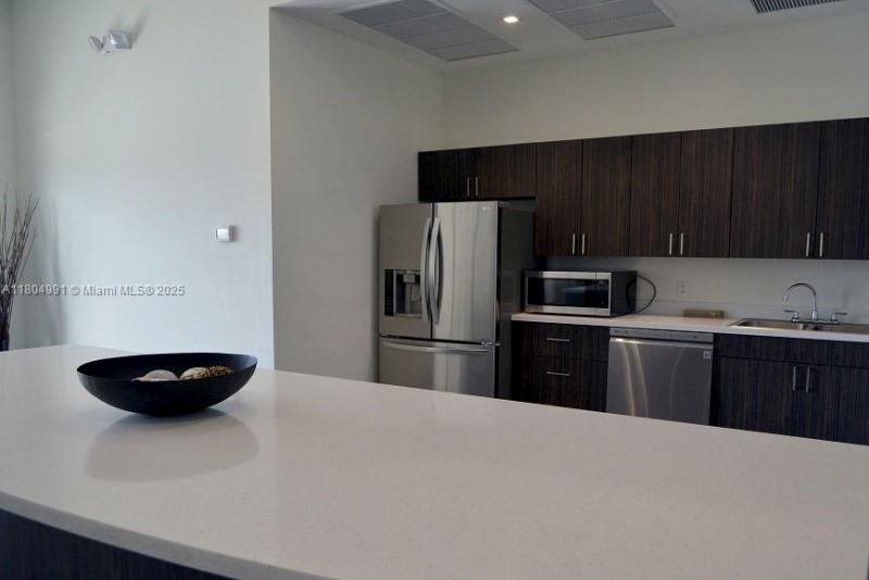 14951 Royal Oaks Ln, Unit 1406, North Miami, FL 33181 Photo