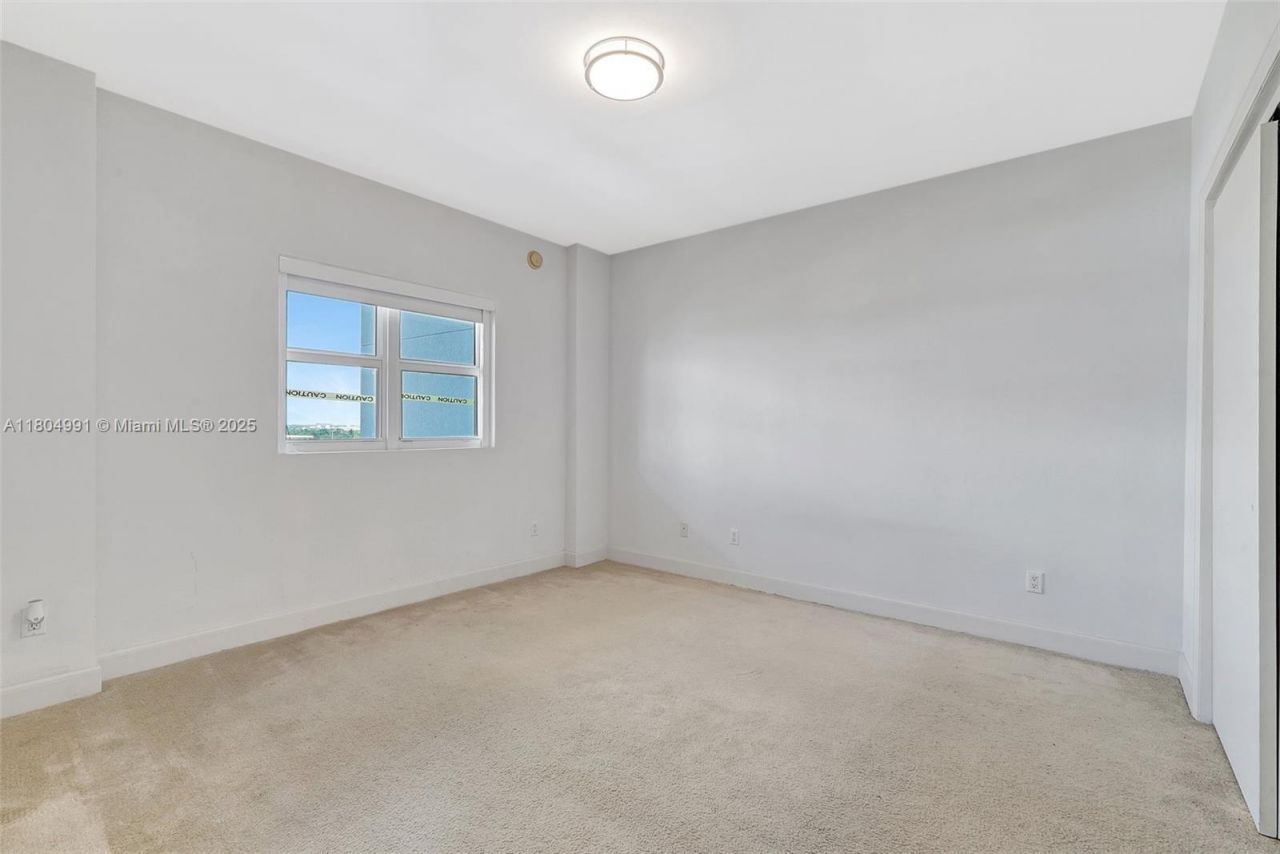 14951 Royal Oaks Ln, Unit 1406, North Miami, FL 33181 Photo