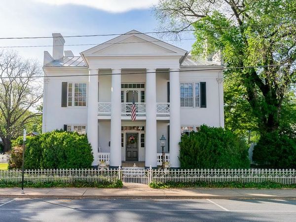 111 S MAIN ST, BRIDGEWATER, VA 22812