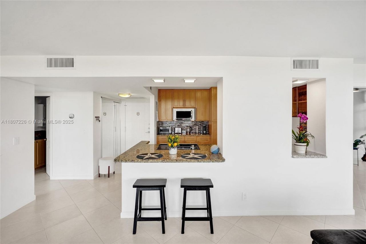 200 Leslie Dr, Unit 1031, Hallandale Beach, FL 33009 Photo