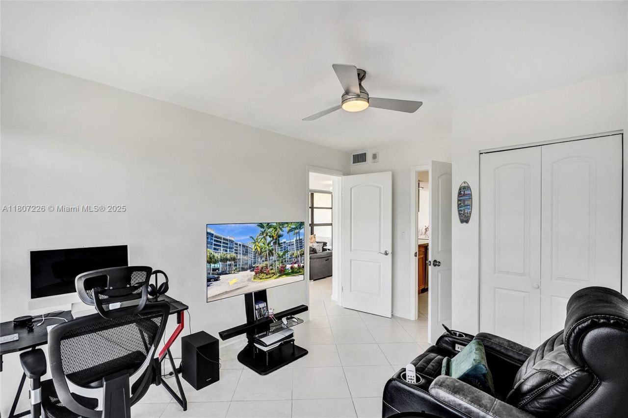 200 Leslie Dr, Unit 1031, Hallandale Beach, FL 33009 Photo