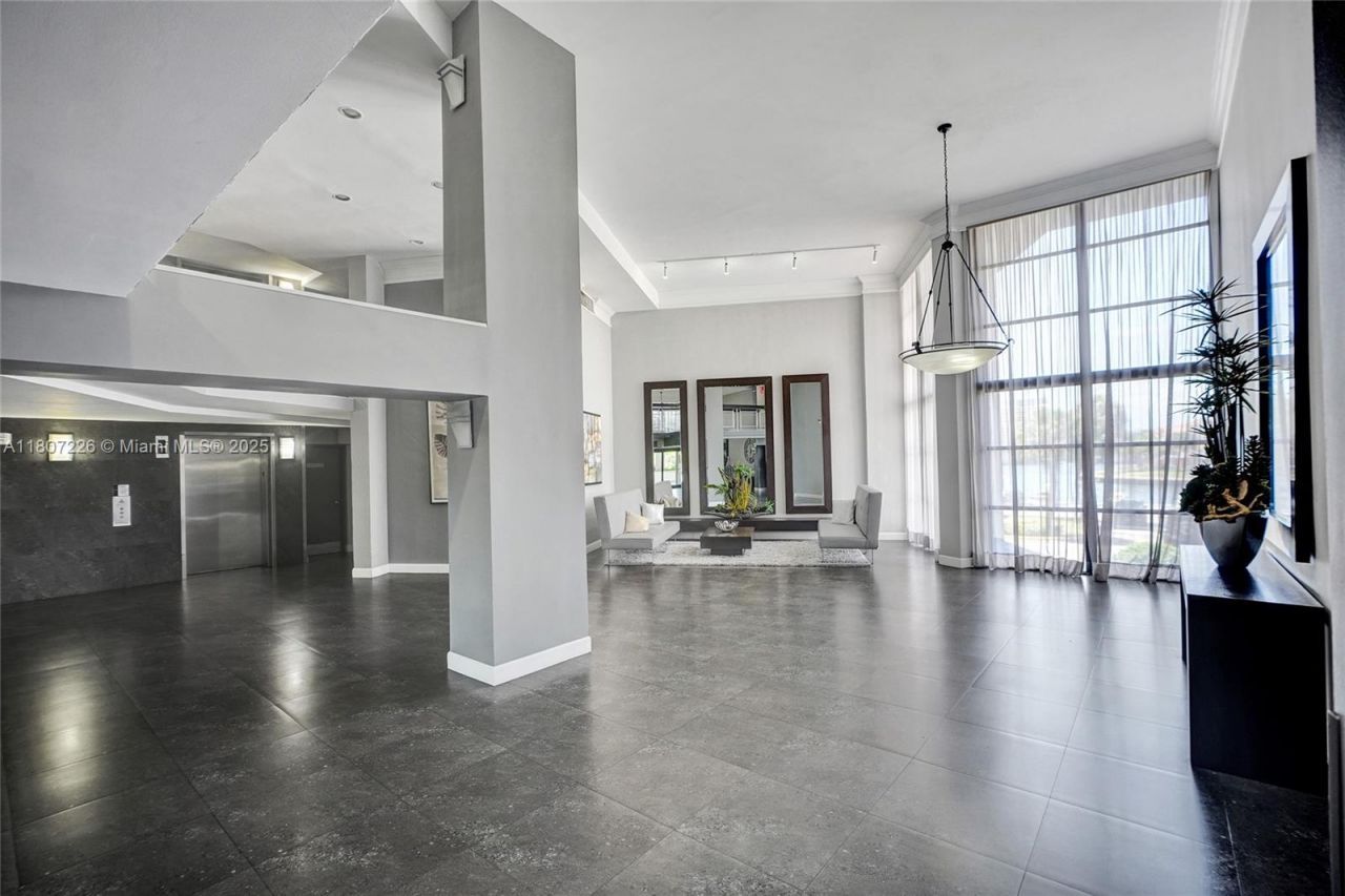 200 Leslie Dr, Unit 1031, Hallandale Beach, FL 33009 Photo