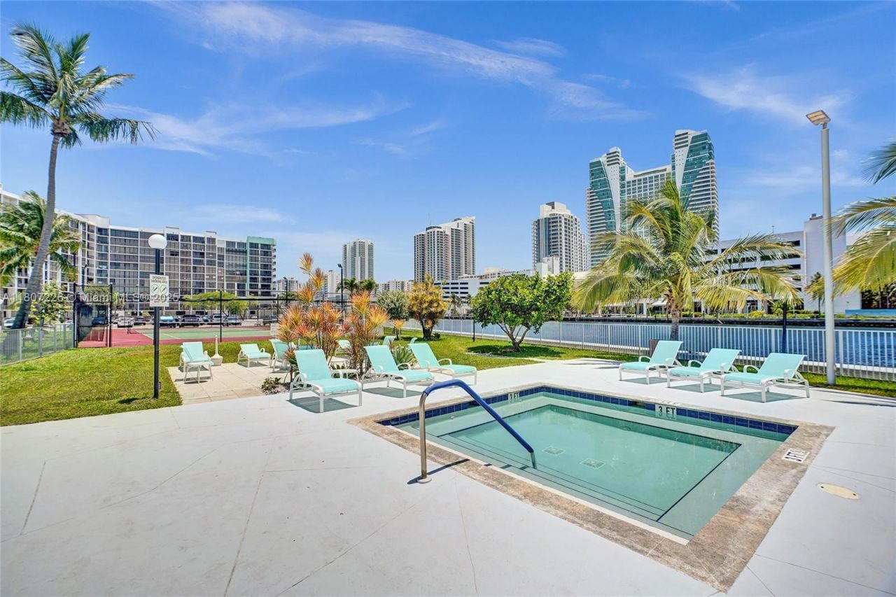 200 Leslie Dr, Unit 1031, Hallandale Beach, FL 33009 Photo