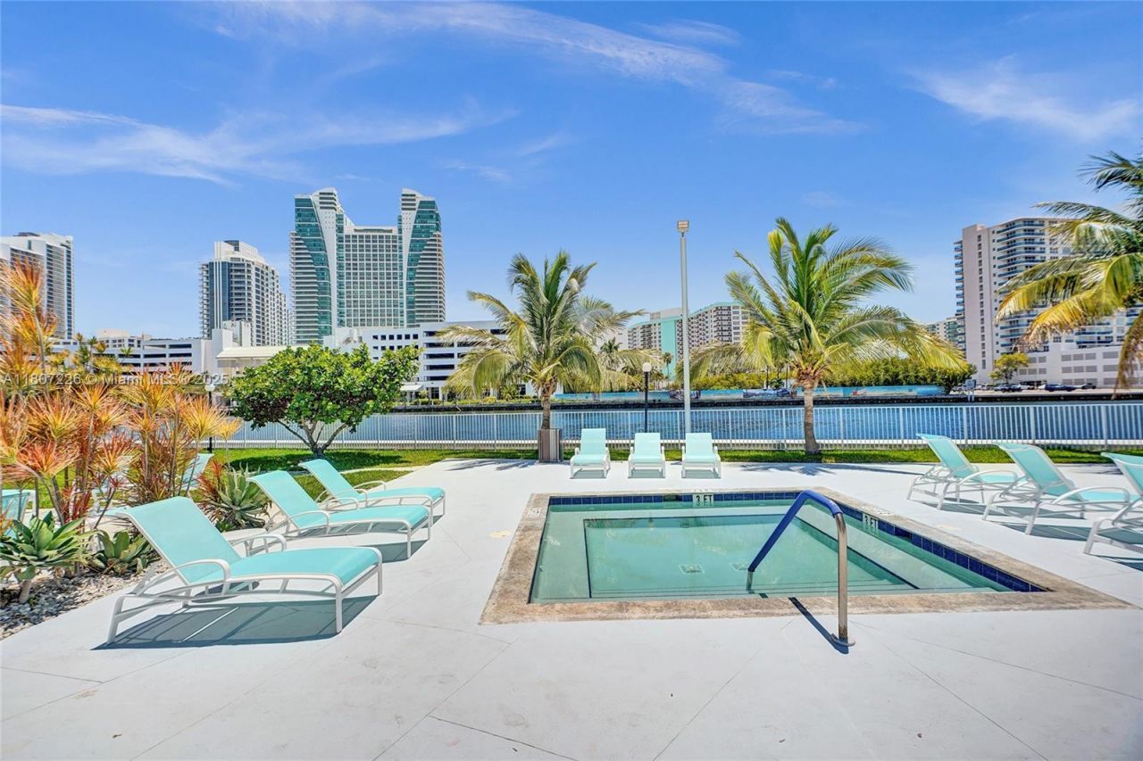 200 Leslie Dr, Unit 1031, Hallandale Beach, FL 33009 Photo