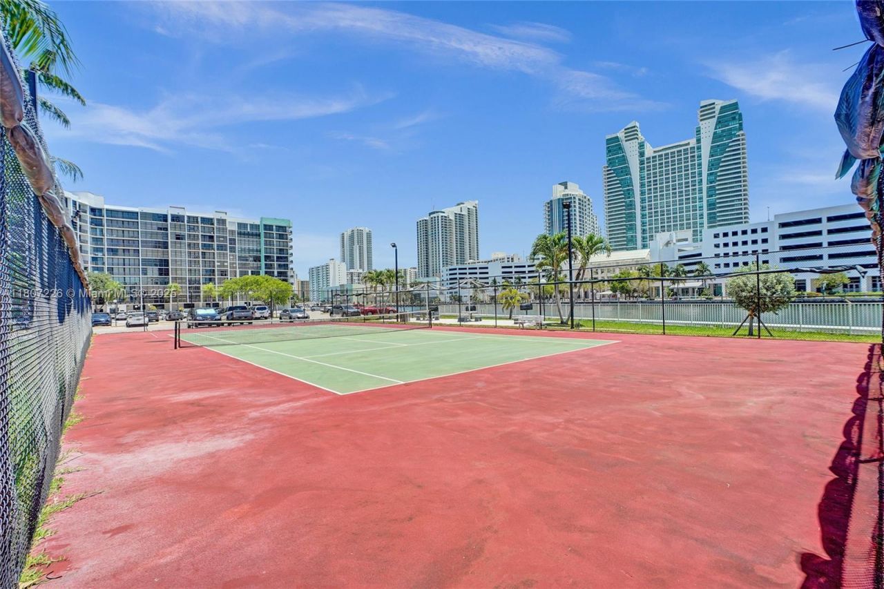 200 Leslie Dr, Unit 1031, Hallandale Beach, FL 33009 Photo