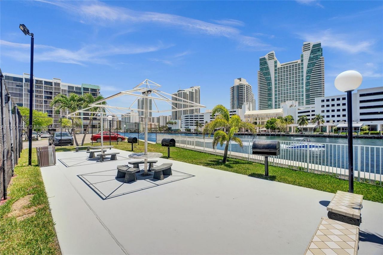 200 Leslie Dr, Unit 1031, Hallandale Beach, FL 33009 Photo