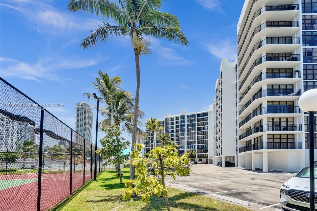 200 Leslie Dr, Unit 1031, Hallandale Beach, FL 33009 Photo