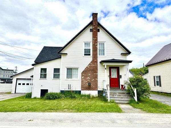 15 Park Street, Colebrook, NH 03576