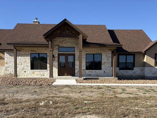 811 Horseshoe Falls, Bandera, TX 78003