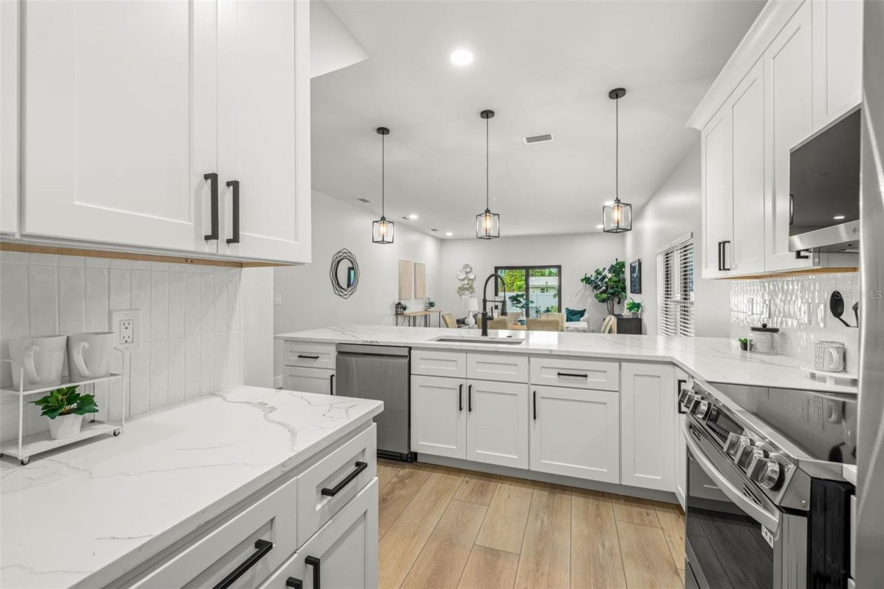 4308 W Gray Street, Unit 2 thru 5, Tampa, FL 33609 Photo