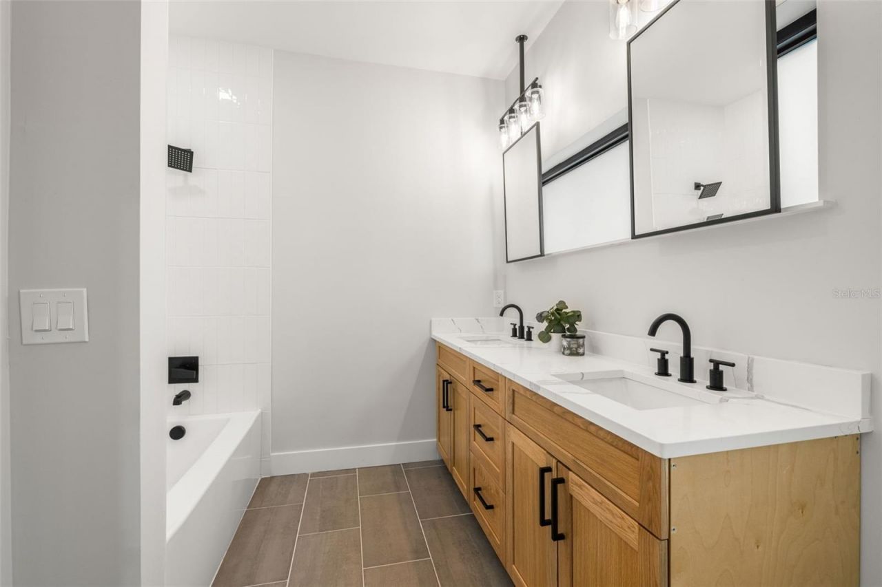 4308 W Gray Street, Unit 2 thru 5, Tampa, FL 33609 Photo