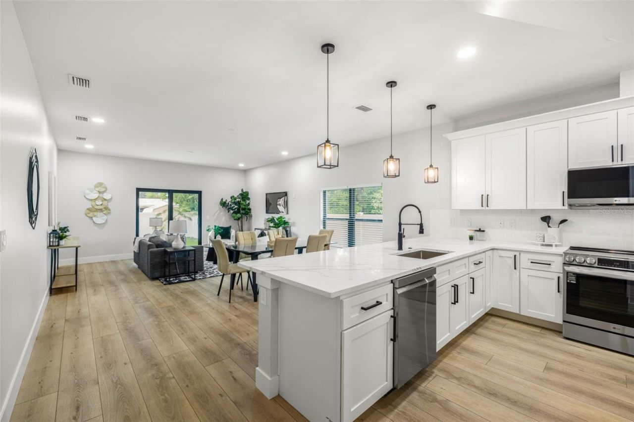 4308 W Gray Street, Unit 2 thru 5, Tampa, FL 33609 Photo