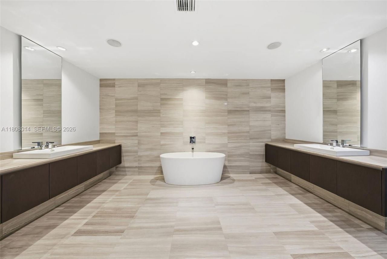 3250 NE 188th St, Unit 906, Aventura, FL 33180 Photo