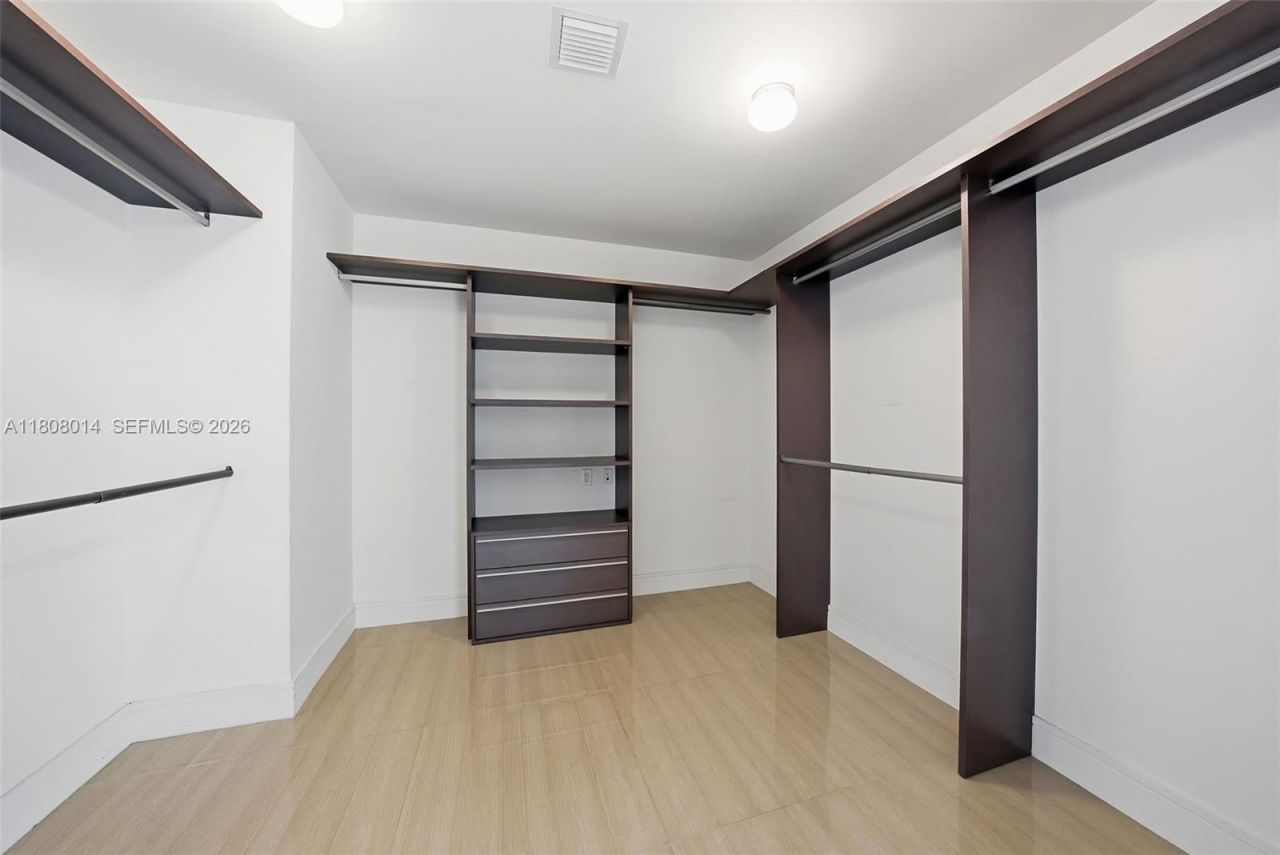 3250 NE 188th St, Unit 906, Aventura, FL 33180 Photo