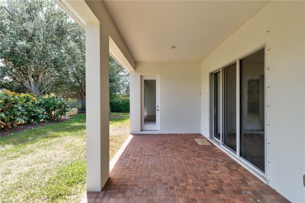 2545 Saint Lucia Circle, Vero Beach, FL 32967 Photo