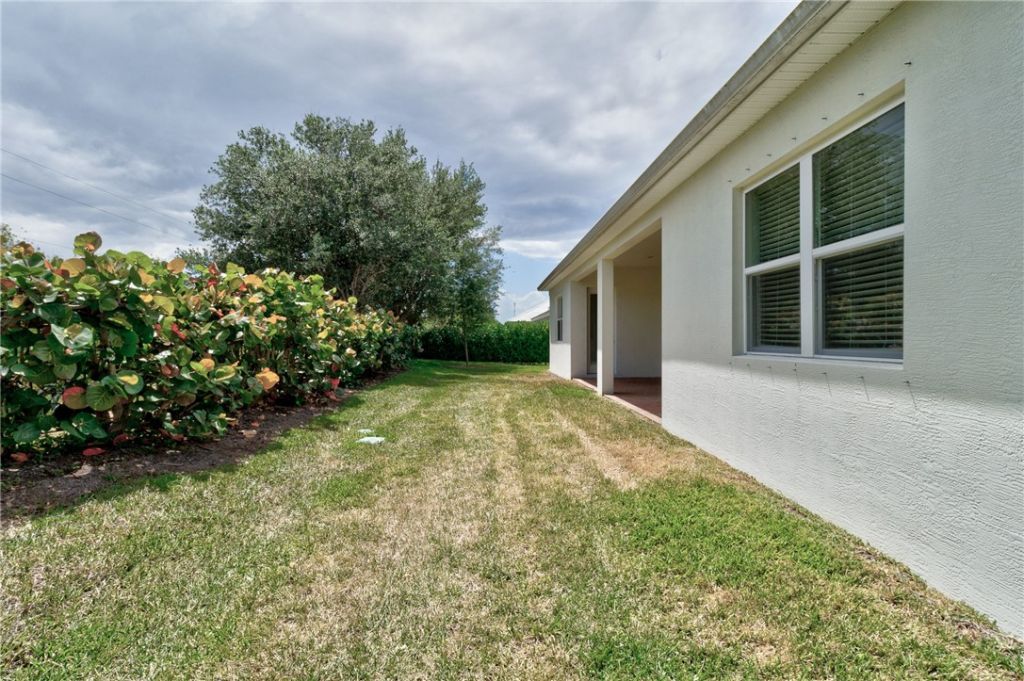 2545 Saint Lucia Circle, Vero Beach, FL 32967 Photo