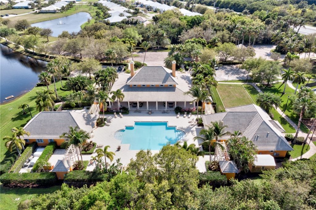 2545 Saint Lucia Circle, Vero Beach, FL 32967 Photo