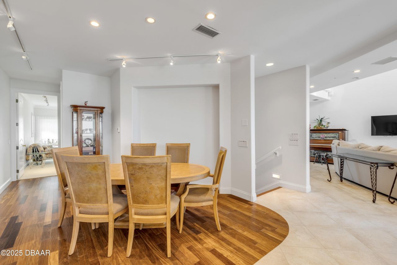 1209 N Atlantic Avenue, New Smyrna Beach, FL 32169 Photo