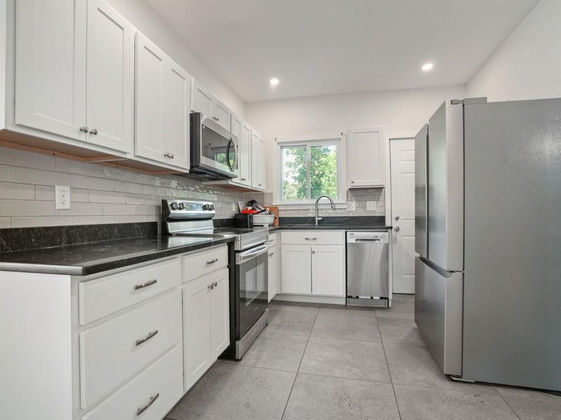 2278 Ridgeway Avenue, Columbus, OH 43219 Photo 3