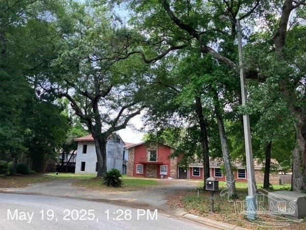 5795 Avenida Robledal, Pensacola, FL 32504