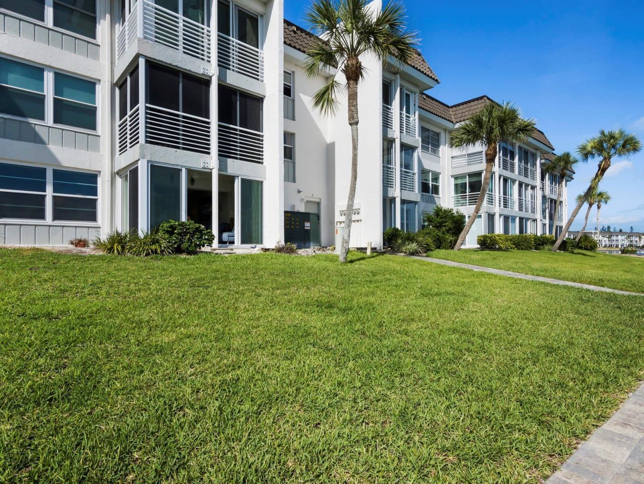 4310 Falmouth Drive, Unit 105, Longboat Key, FL 34228 Photo