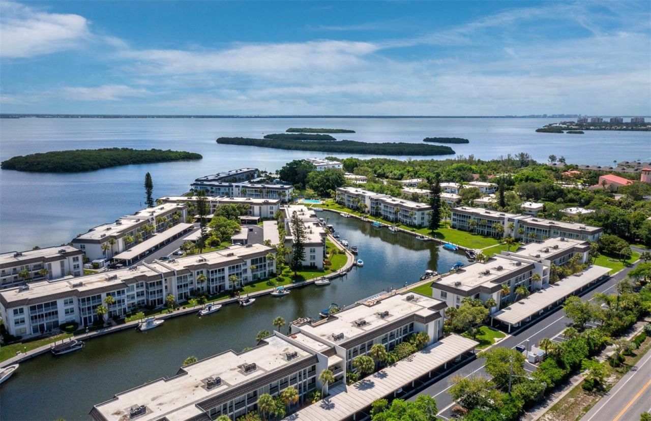 4310 Falmouth Drive, Unit 105, Longboat Key, FL 34228 Photo