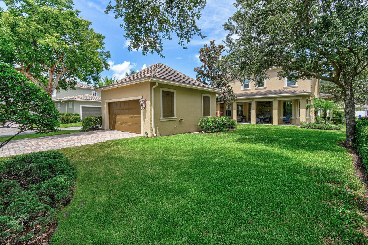111 Tullamore Avenue, Jupiter, FL 33458 Photo
