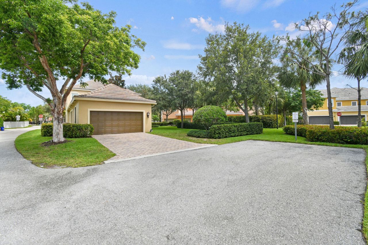 111 Tullamore Avenue, Jupiter, FL 33458 Photo