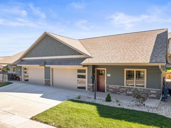 28 Sienna Hills Circle, Mount Horeb, WI 53572