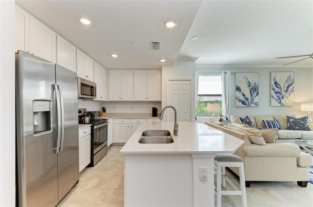 18114 Gawthrop Drive, Unit 201, Bradenton, FL 34211 Photo